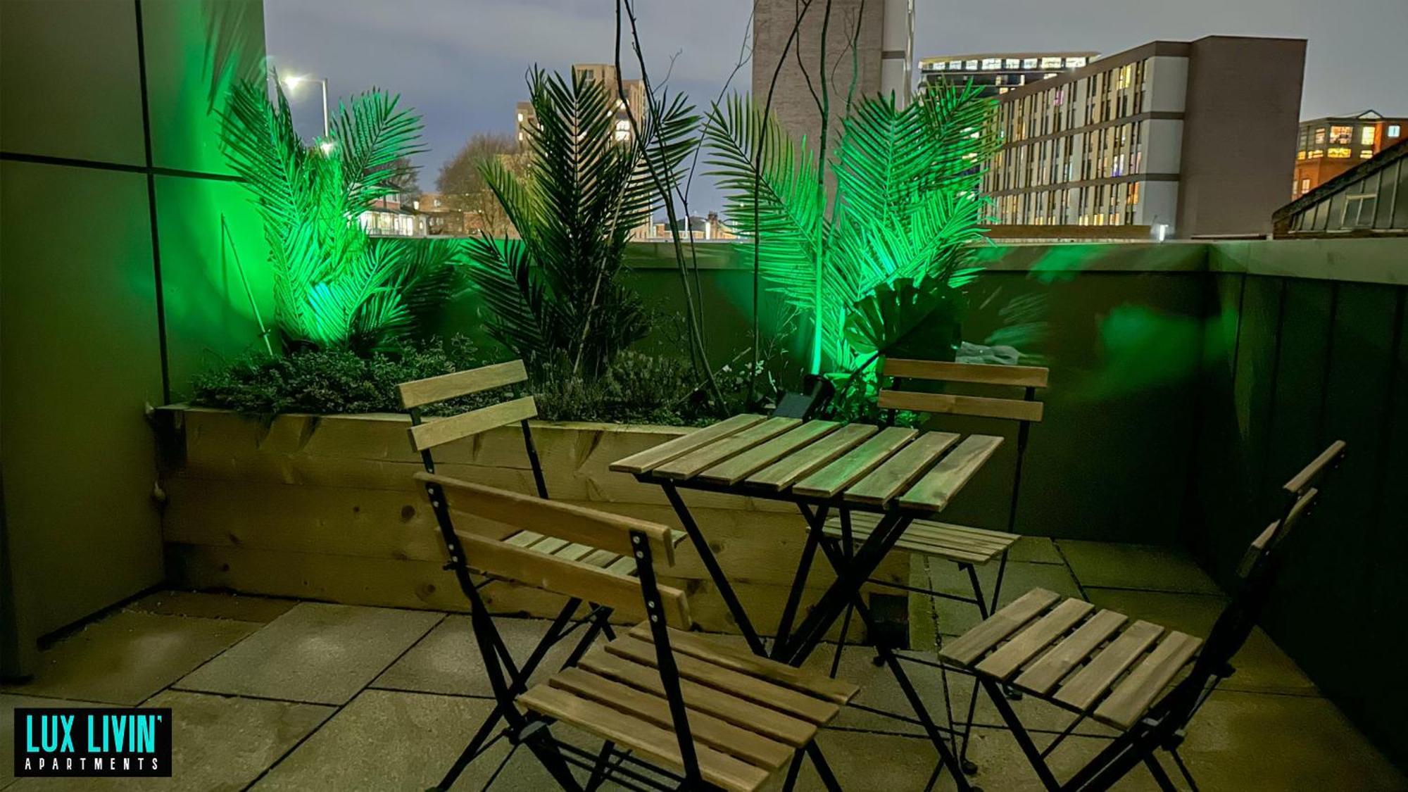מנצ'סטר Lux Livin' Apartments - Luxury 2 Bed Apartment With Sky Garden חדר תמונה